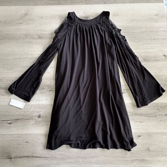 Fever Crocheted Cold Shoulder Bat Sleeve Midi Dress Black M NWT - Picture 7 of 8